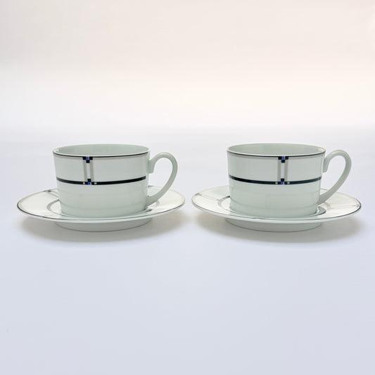 TT153 PAIR OF NOVA GEOMETRIC CUPS AND SAUCERS