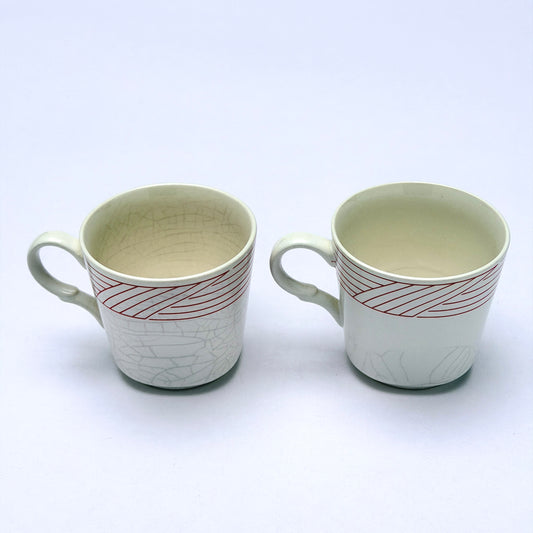 TT111 SET OF TWO RED STRIPE PATTERN CERAMIC MUGS