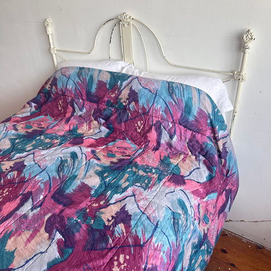 BG004 90'S FLORAL QUEEN COMFORTER