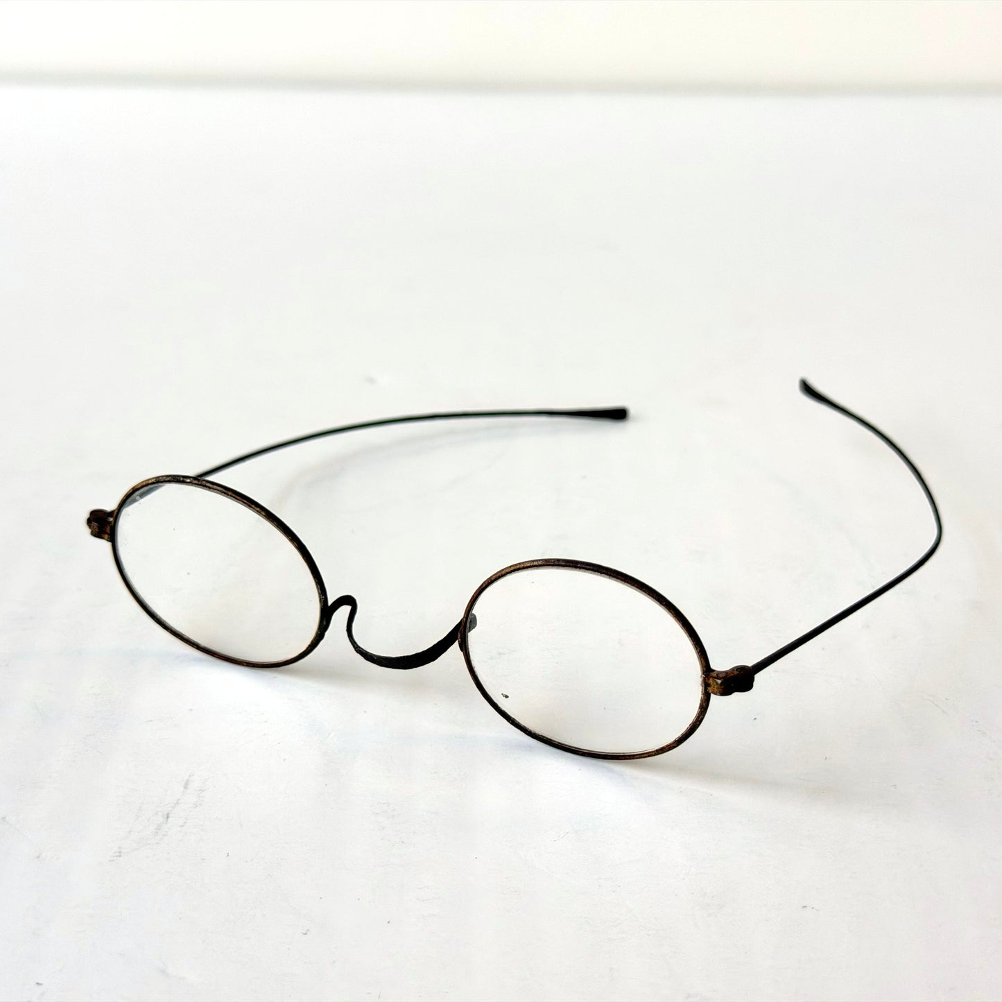 OB127 ANTIQUE READING GLASSES