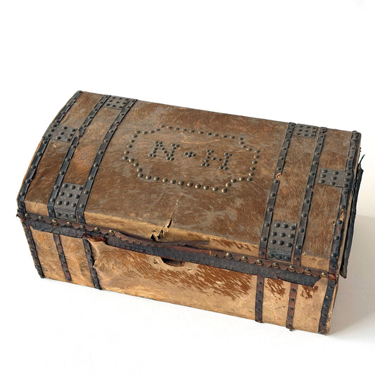 OB145 ANTIQUE LEATHER TRUNK